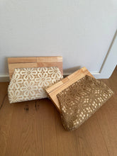 TINA clutch - raffia and wood: Blue