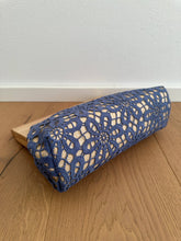 TINA clutch - raffia and wood: Blue
