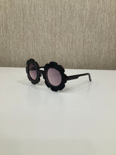 "Sunflower" Sunglasses in Black