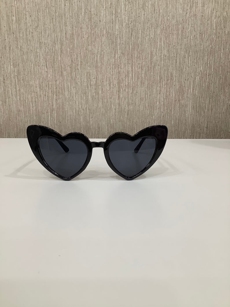 “Lovely” Sunglasses in Solid Black